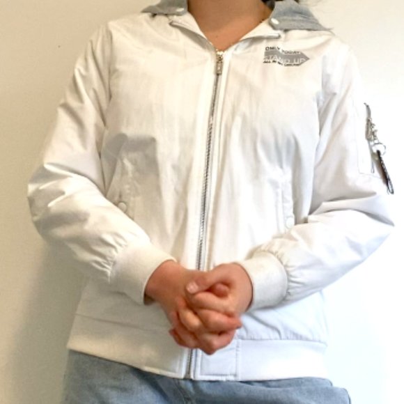 white bomber jacket - Picture 2 of 2